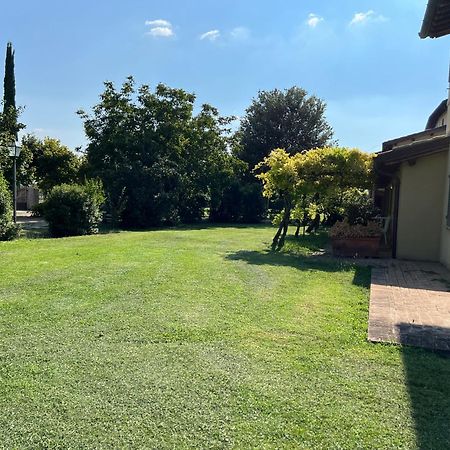 Residenza Isabella Guest House Spello Exterior photo