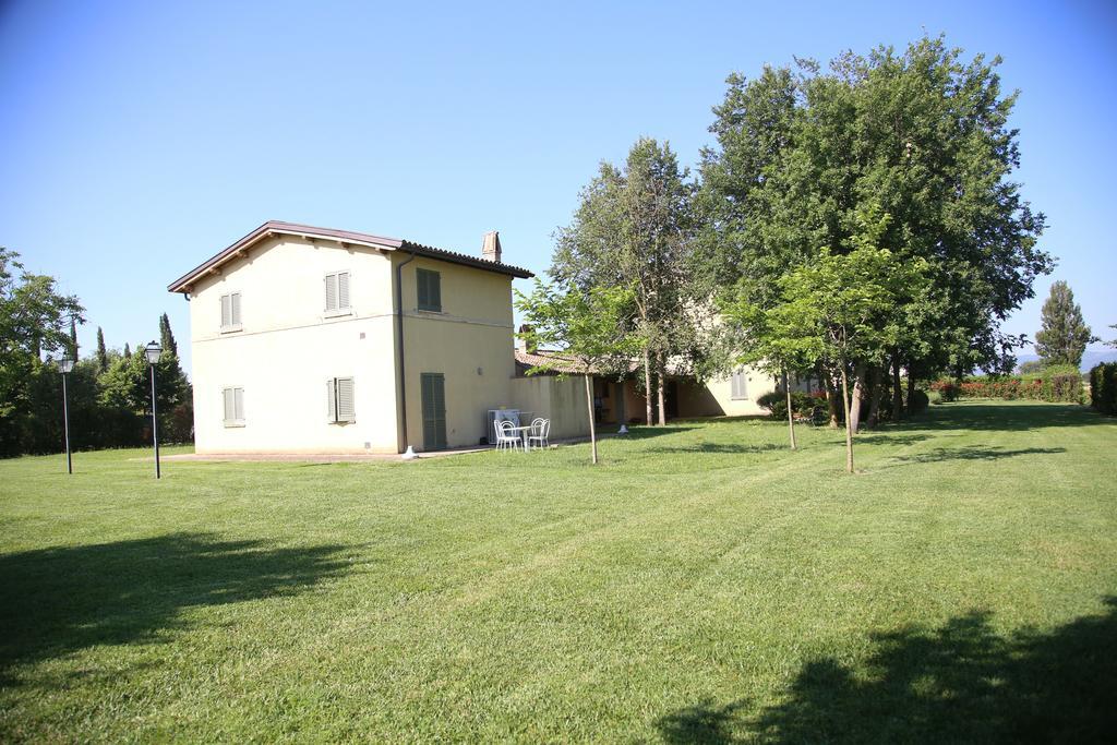 Residenza Isabella Guest House Spello Exterior photo