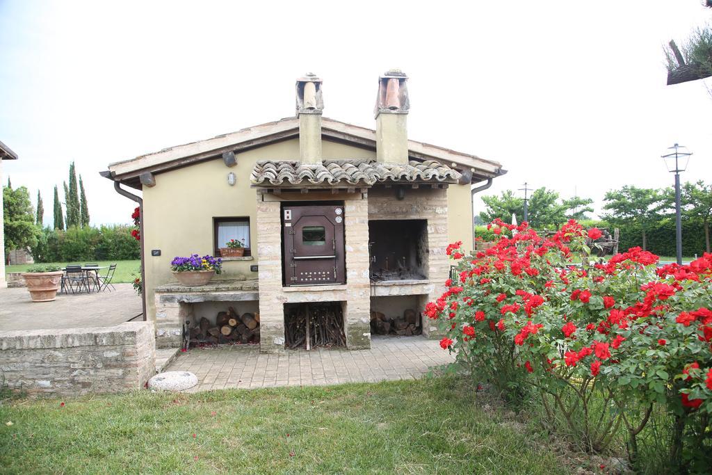 Residenza Isabella Guest House Spello Exterior photo