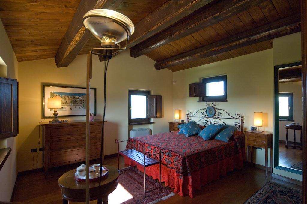 Residenza Isabella Guest House Spello Room photo